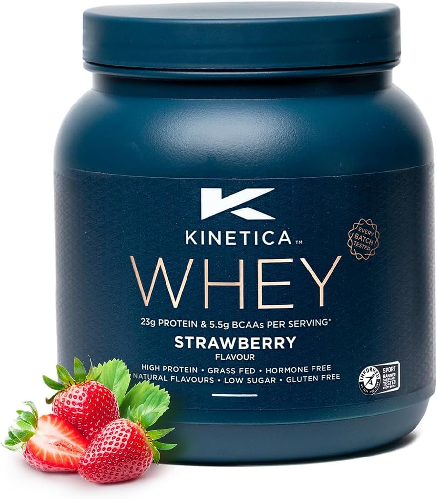 پودر پروتئین وی کینتیکا مدل Sports Whey، ۲۲ گرم پروتئین، بدون شکر افزوده، ۱۰ سروینگ و طعم توت‌فرنگی